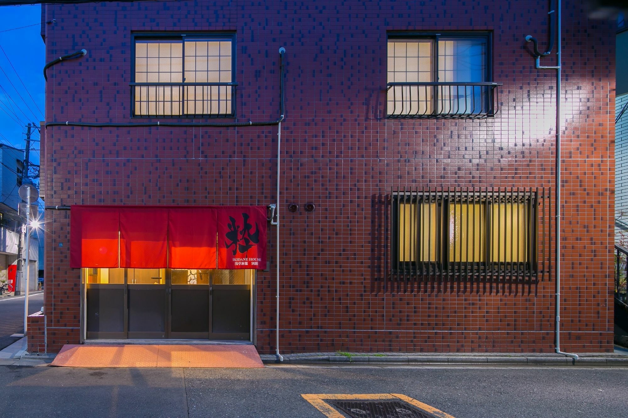 Ikidane House Asakusa Hatago Annex Токио Экстерьер фото